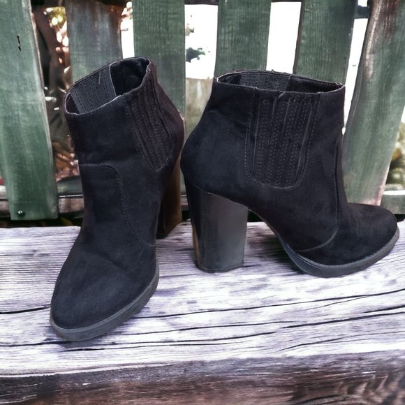 Zara Trafaluc Black Suede Ankle Booties  Size 6 - Picture 1 of 12